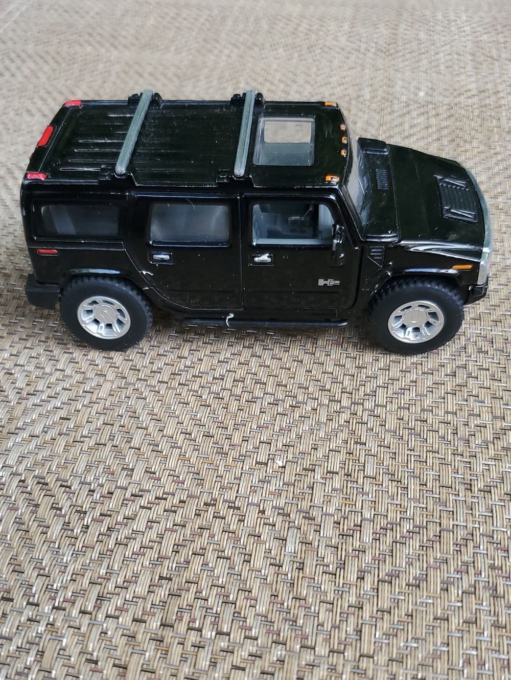 2008 Hummer H2 SUV Diecast Model Toy Car Kinsmart 5337D 1:40 Black